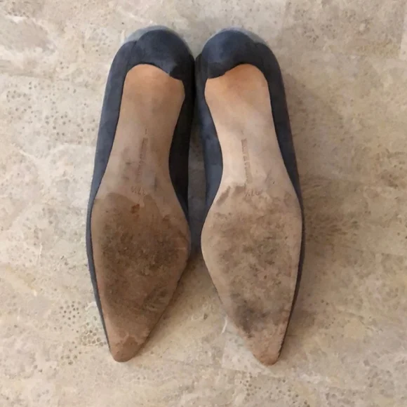 MANOLO BLAHNIK Two Tone Suede Pointed Toe Heels - Picture 2 of 4